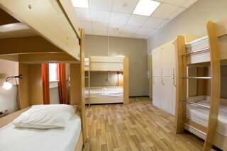 Хостел Z Hostel Иркутск Кровать в общем женском 6-местном номере-5