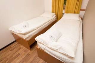Хостел Z Hostel Иркутск Двухместный номер с 2 отдельными кроватями-3
