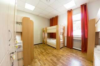 Хостел Z Hostel Иркутск Кровать в общем женском 6-местном номере-2