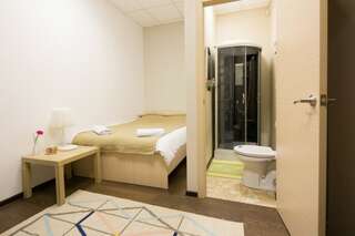 Хостел Z Hostel Иркутск Двухместный номер с собственной ванной комнатой-4