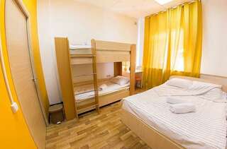 Хостел Z Hostel Иркутск 4-местный номер эконом семейный-1