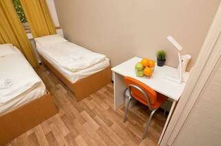 Хостел Z Hostel Иркутск Номер эконом с 2 односпальными кроватями-1